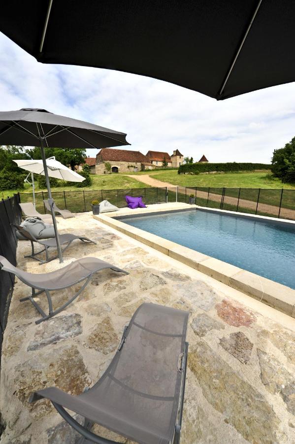 Gite 8 Pers Du Chateau De Cantecor Alvignac Ruang foto